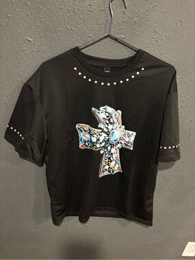 Manfinity Embellished Cross Tee